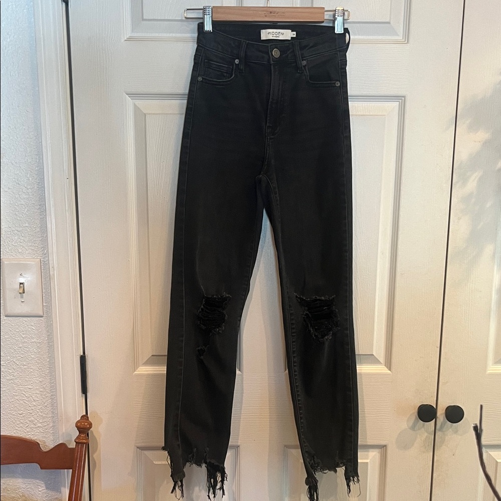 Edgy Black Distressed Straight Leg Jeans
